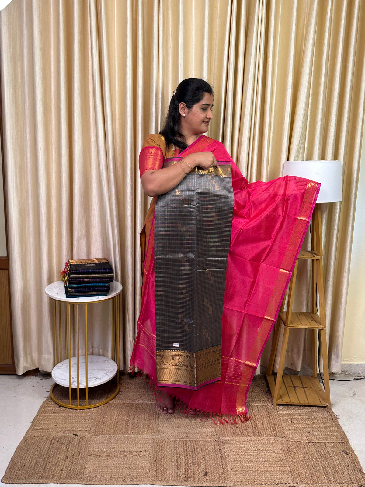 Big border Mangalgiri handloom checks -VIZHI 9