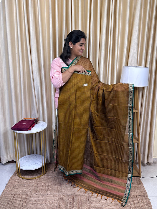 Narayanpet  checks Mercerised cotton (4.5 m Top)-CHKN15
