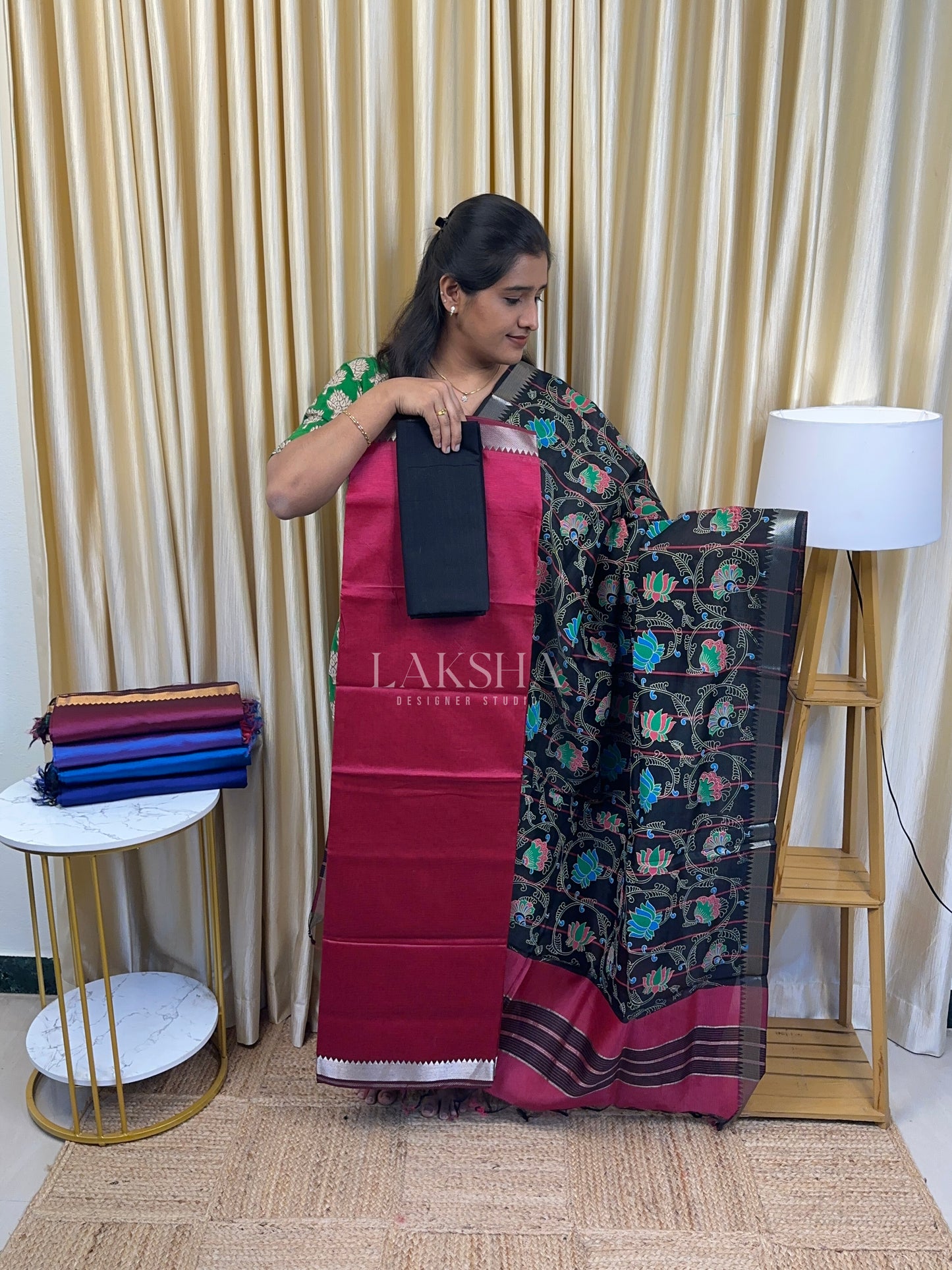 Strawberry-Mangalgiri Pattu Small Border